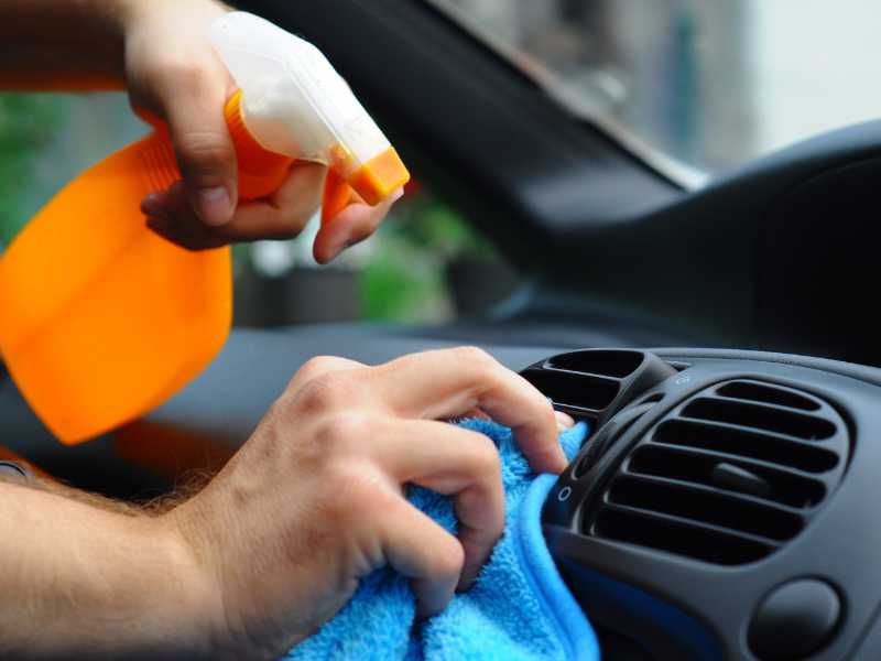 Auto kozmetika za čišćenje unutrašnjosti auta